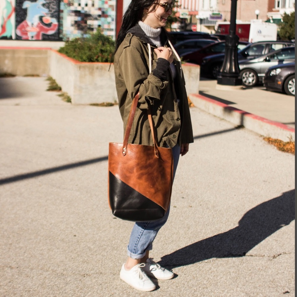 The Sassy Sparrow "Vienna" Leather Tote - Picture 2 of 16